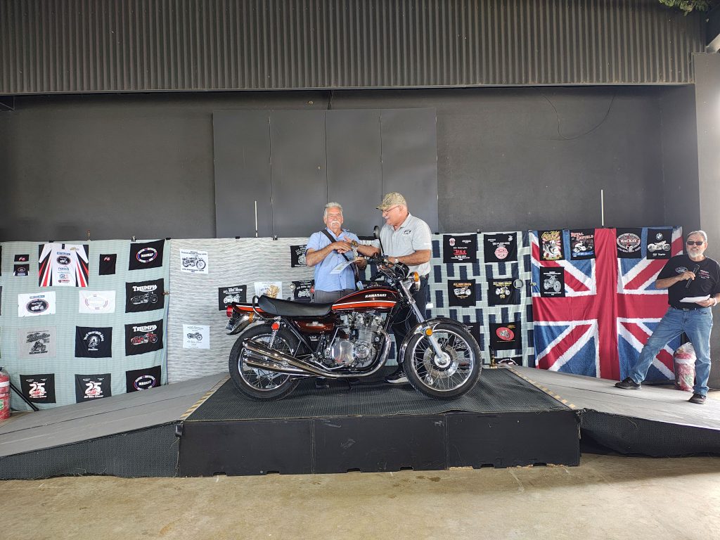 Post-1970-1974-Kawasaki-900-Pirtek-Prize